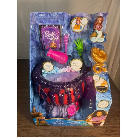 Disney The Little Mermaid Ursula’s Mystical Cauldron Playset Lights, Sounds - Picture 2 of 12